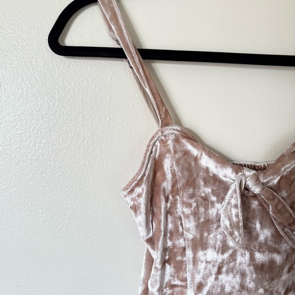 Hollister | Velvet Romper in Gold Blush | Size XS - Picture 3 of 11